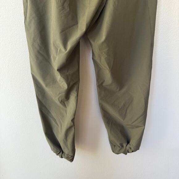 Gymshark Box Utility Jogger track pants in army green size S Womens - Picture 10 of 15